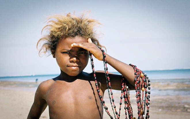 Chains seller, Madagascar, 2006